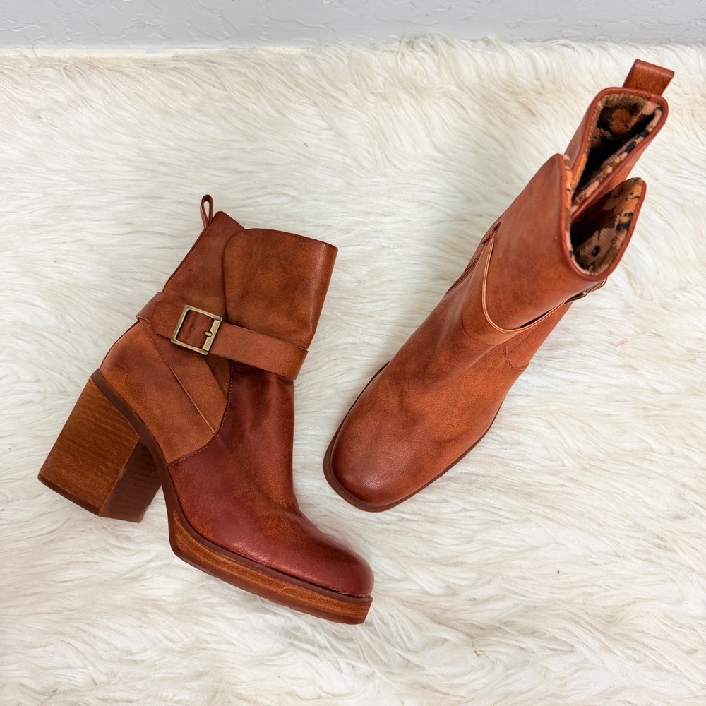 Korks Women's Brown Vegan Leather Ankle Boots Block Heel Buckle Strap Size 8M